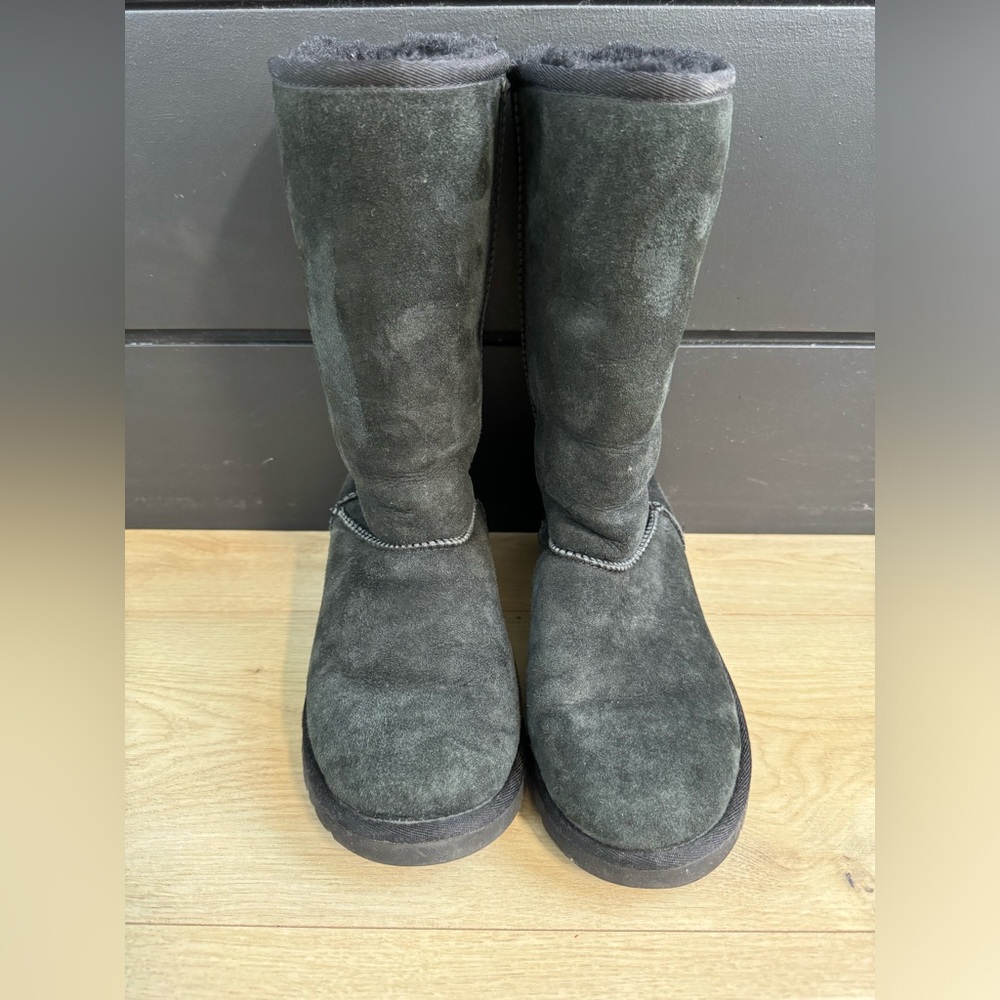 Ugg tall black boot | Classic Genuine Shearling Lined Boot